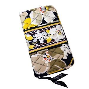 EUC Vera Bradley cotton quilted floral large zippered wallet purse